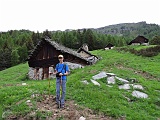 Lorenzo all'Alpe Orzalina poi per alpeggi scendiamo a Bugliaga (mt.1320) e si ritorna su strada asfaltata a Trasquera località Sotta